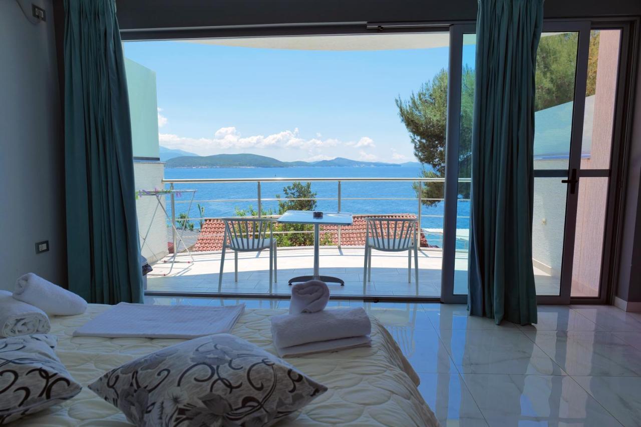 Oceanic Overview Suites Sarandë エクステリア 写真