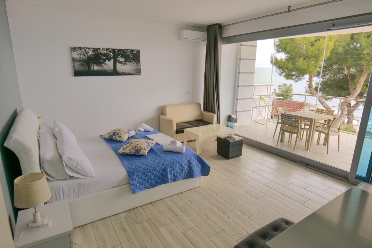 Oceanic Overview Suites Sarandë エクステリア 写真