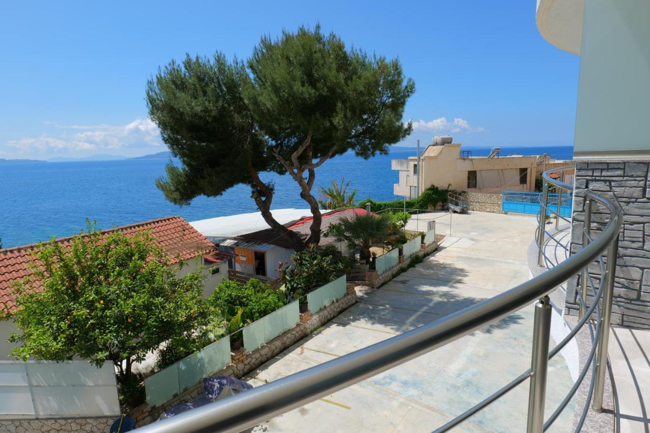 Oceanic Overview Suites Sarandë エクステリア 写真